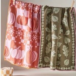 NWT Anthro Pumpkin and Leaf Jacquard Cotton  Kitchen Dish Towels. Set of 2